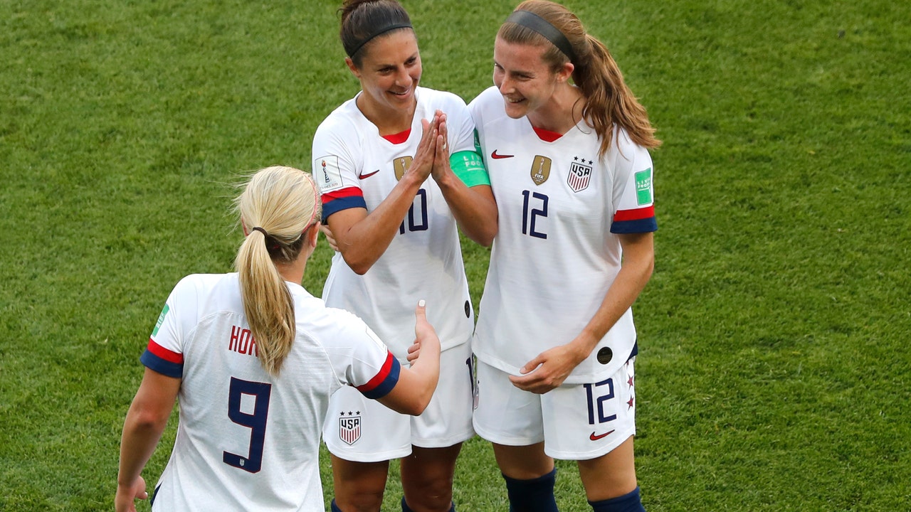 Lloyd, a World Cup starter again, scores 2 as US beats Chile